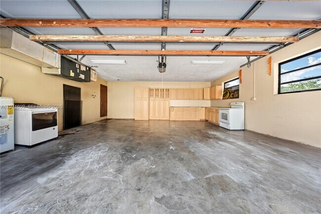 Building Photo - 22100 SW 194th Ave