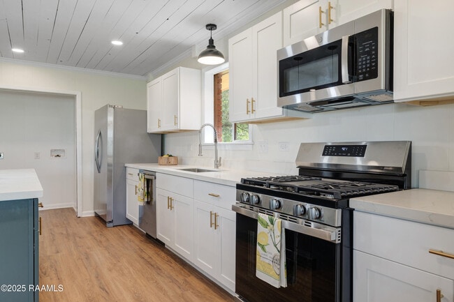 Building Photo - 17639 Pelican Rd