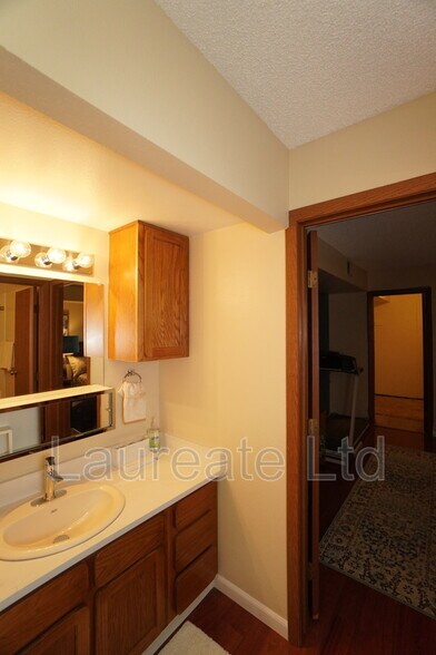 Building Photo - 540 S Forest St