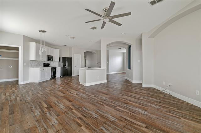 Building Photo - 14728 Riverside Dr