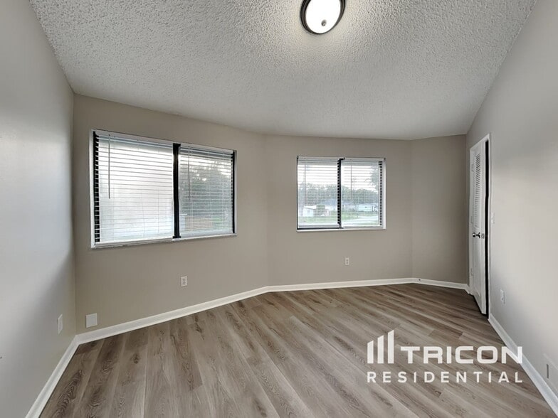 Building Photo - 903 Hagle Park Rd