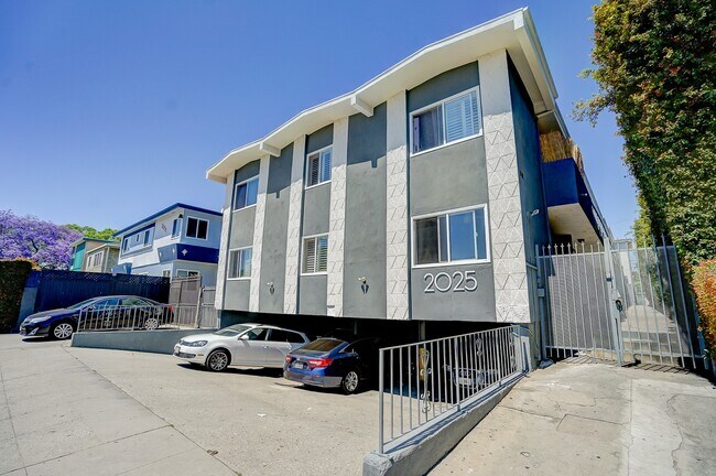 Building Photo - 2025 S Shenandoah St