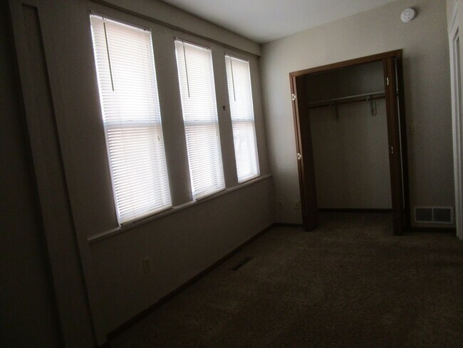 Building Photo - 820 Moro St