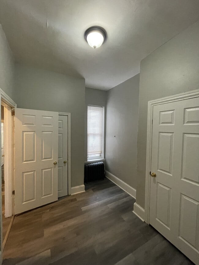 Building Photo - 3036 N Sydenham St