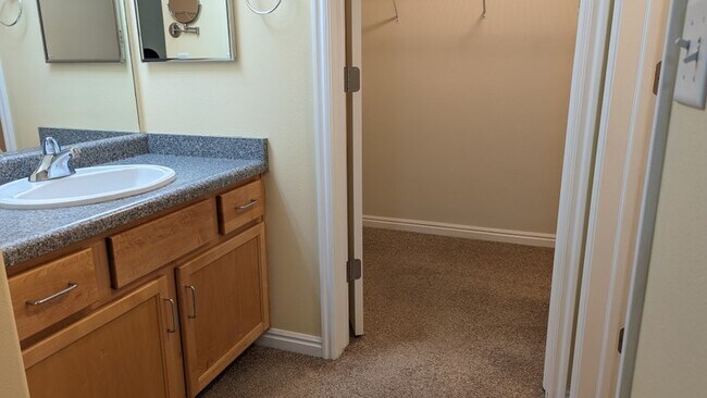 Building Photo - 3181 Alsace Way