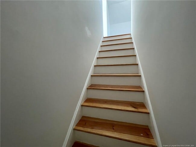 Building Photo - 86 Marquis Dr