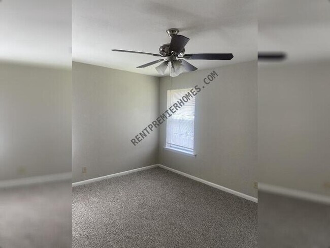 Building Photo - 3805 Kushla Ave