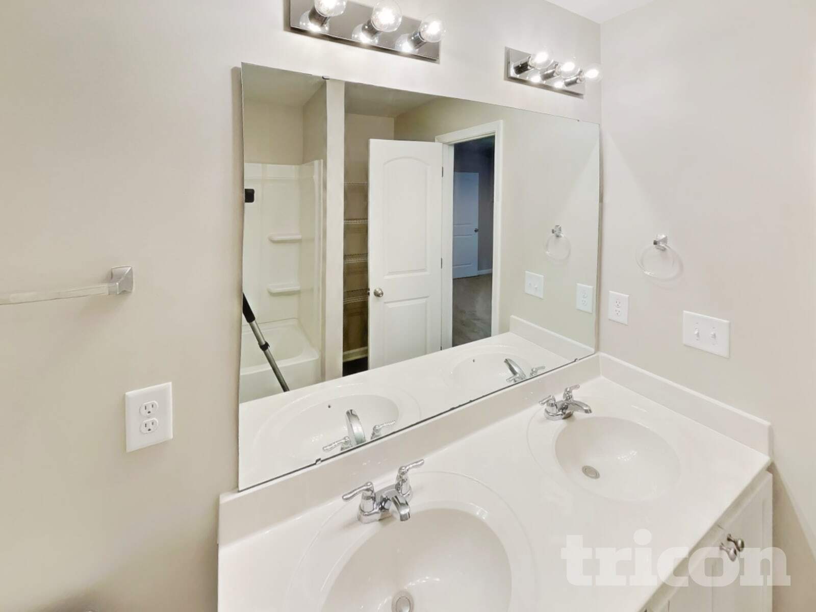 Building Photo - 1856 Northside Dr