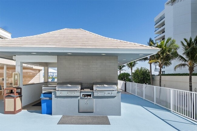 Building Photo - 3546 S Ocean Blvd