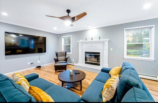 Building Photo - 212 Fairway Dr