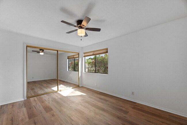 Building Photo - 516 Rosecrans Ave