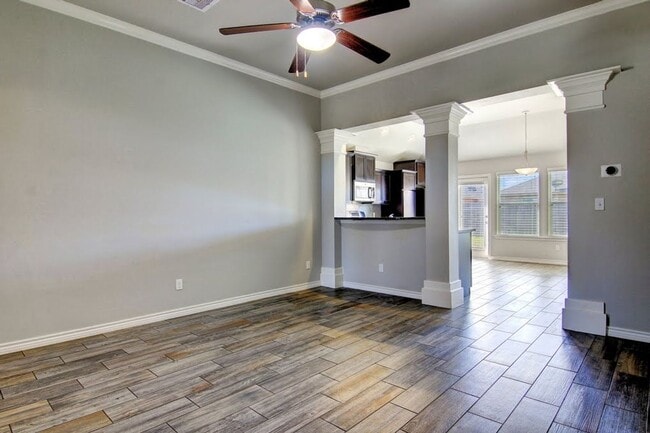 Building Photo - 3021 Cantabria St