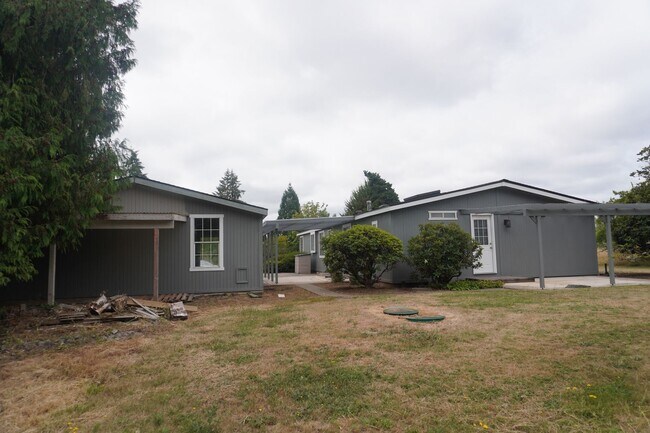 Building Photo - 18109 NE 25th Ave