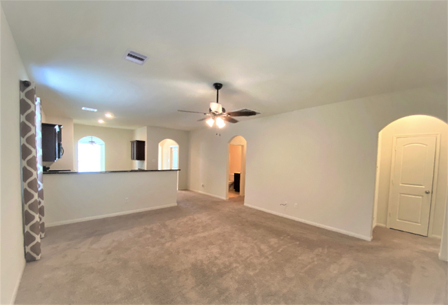 Building Photo - 21303 Slate Bend Dr