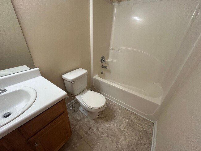 Building Photo - BRIDGEWATER HOME! PRE-LEASING FOR AUGUST 2026!