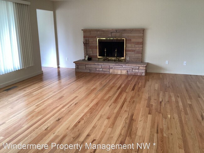 Building Photo - 2 br, 1.5 bath House - 234 Heather Rd