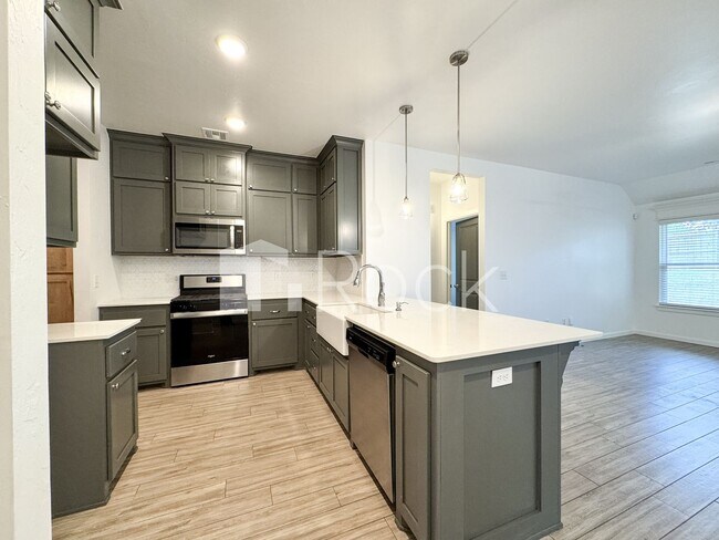 Building Photo - 1113 Magnolia Dr