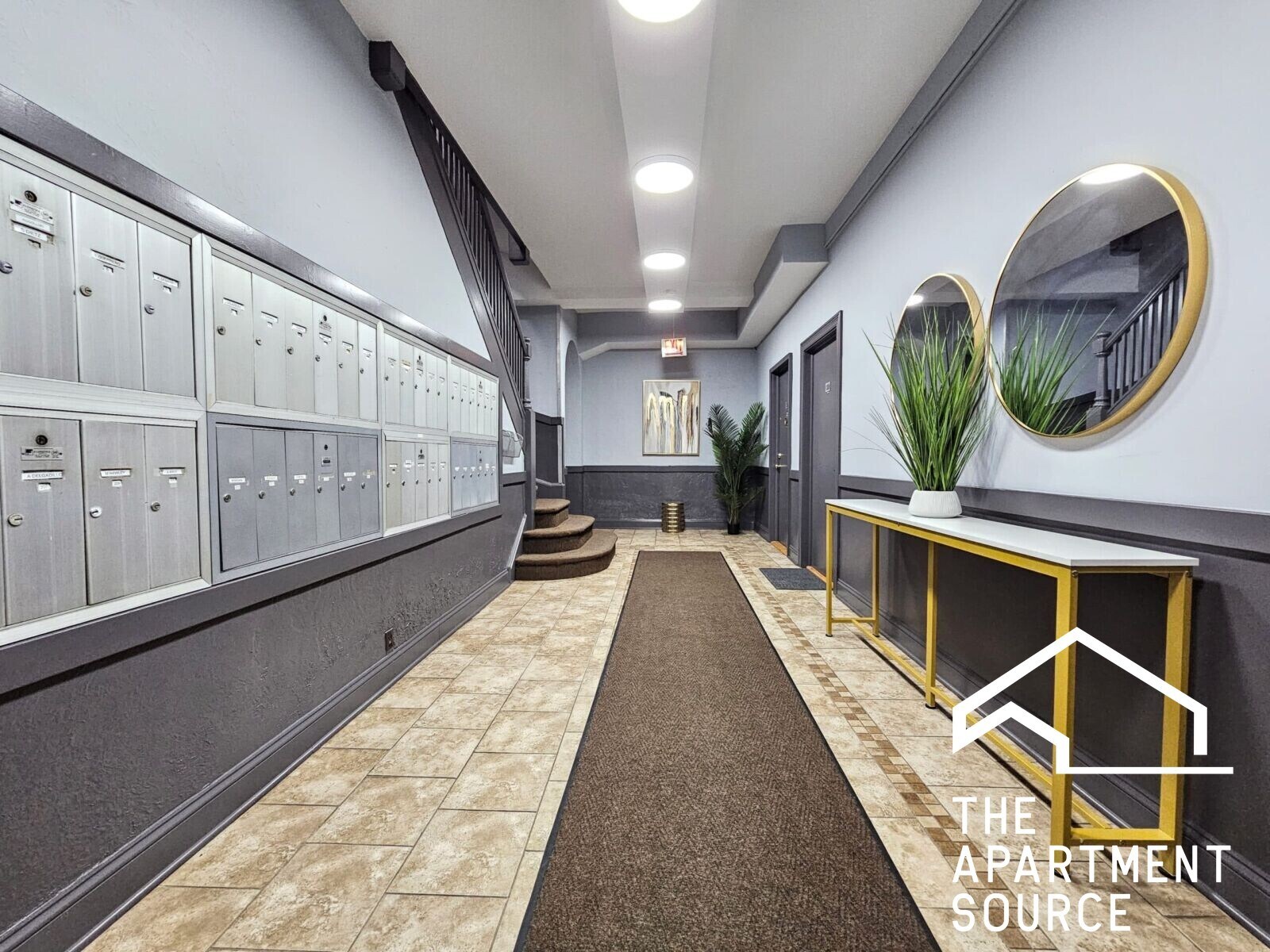 Building Photo - 1050 W George St