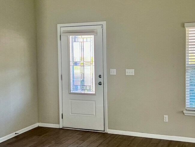 Building Photo - Great Size Home on Jacksonvilles Northside