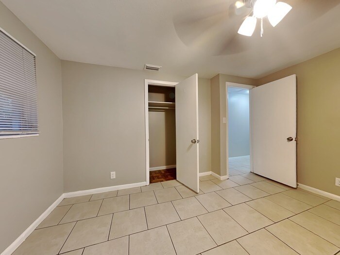 Building Photo - 7047 Sonora Dr N