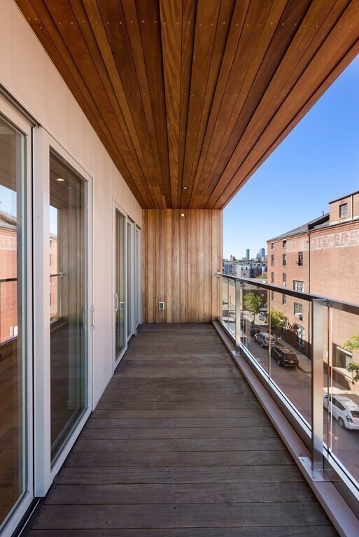 Building Photo - 537 E 2nd St