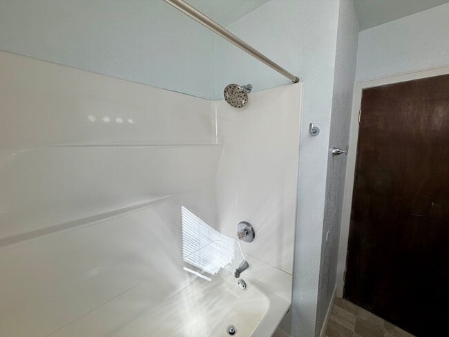 Building Photo - 823 S 3rd Ave