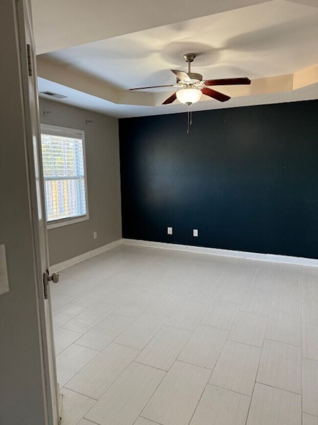 Building Photo - 3 Bedroom Home in The Landing at Folkstone...