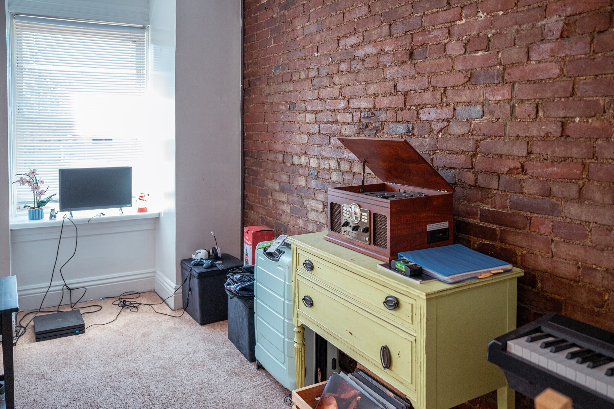 Building Photo - 627 S Negley Ave