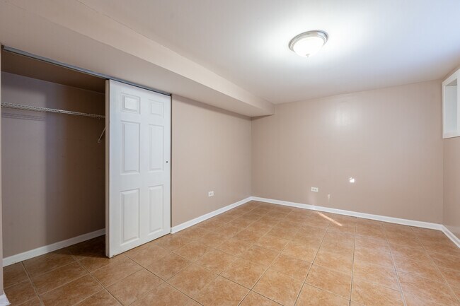 Building Photo - 7 Cardinal Ln