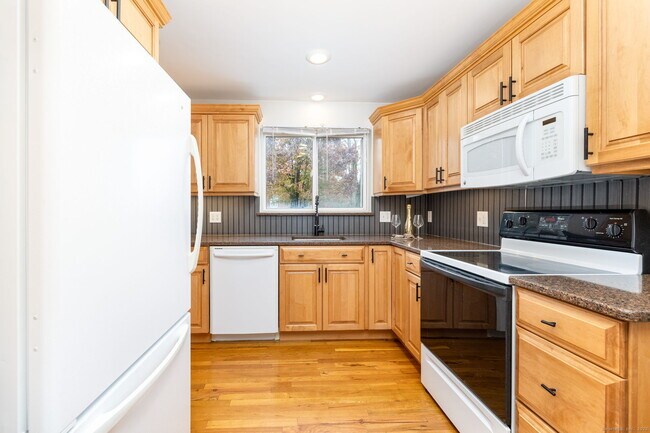 Building Photo - 43 Arnold Way