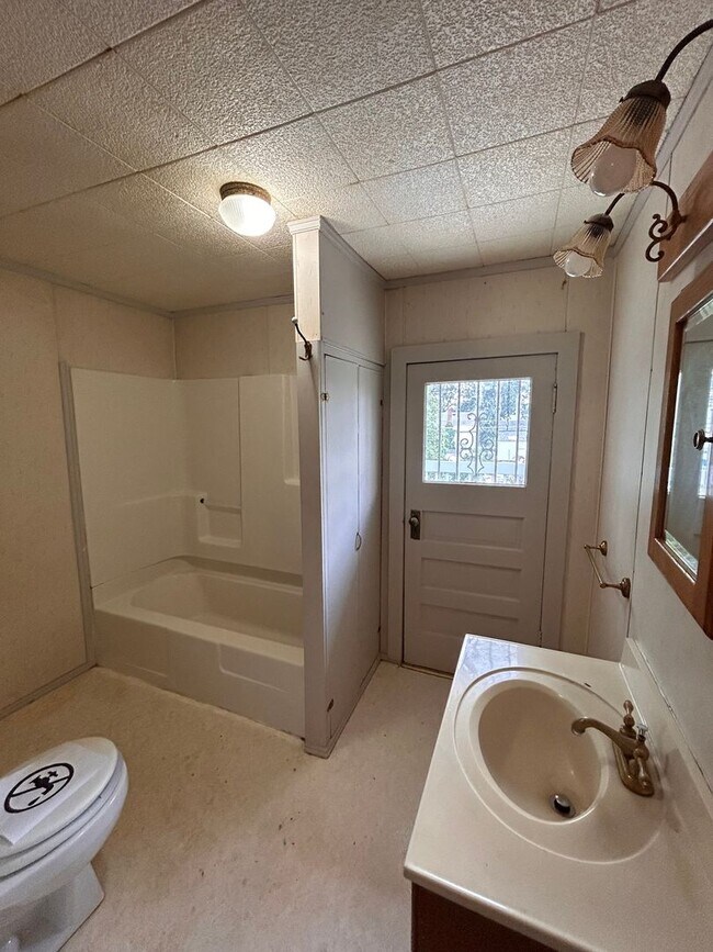 Building Photo - 3708 Weisser Park Ave