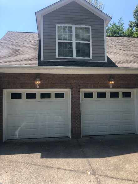 Building Photo - 5604 Warrendale Ct S