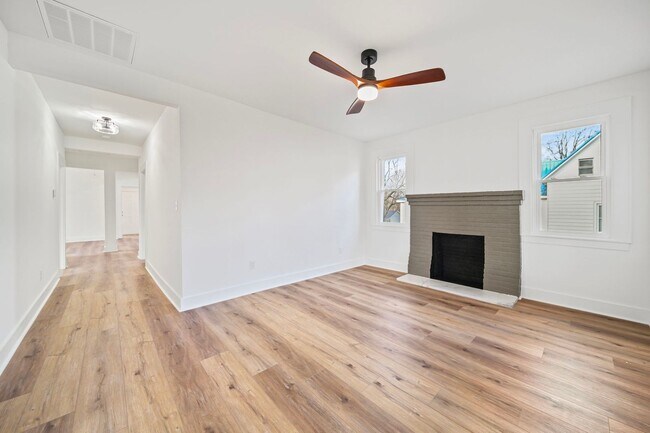 Building Photo - 1703 Lowder St