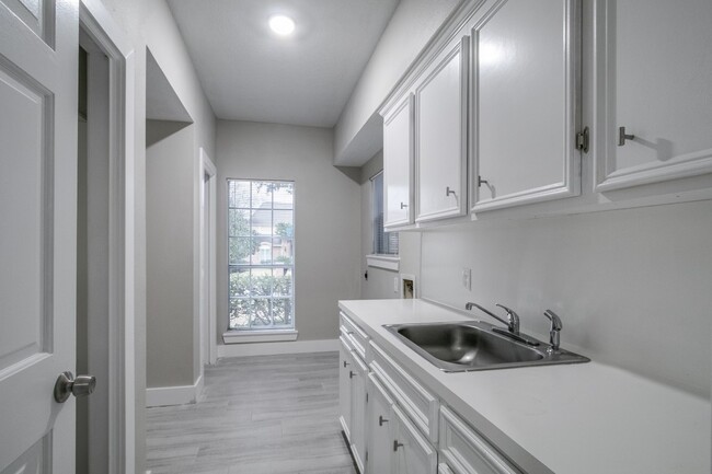Building Photo - 16623 Wimbledon Forest Dr