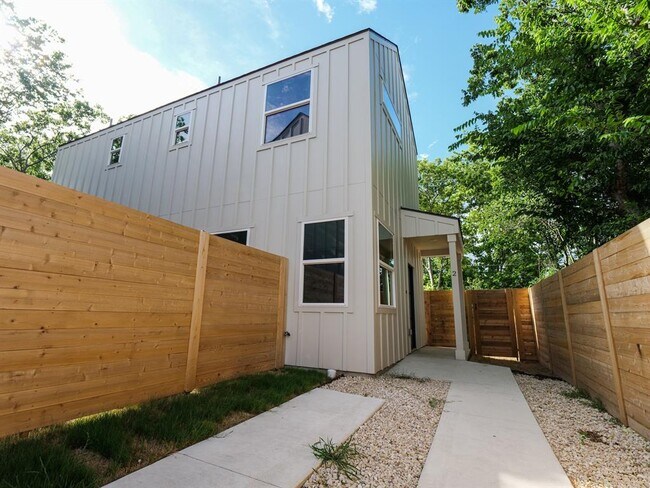 Primary Photo - 6714 Canal St