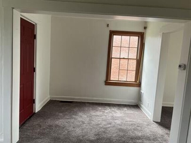 Building Photo - 3 bedroom Single Family Home Clairton, PA