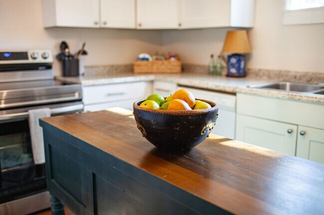 Building Photo - 161 Calhoun Rd