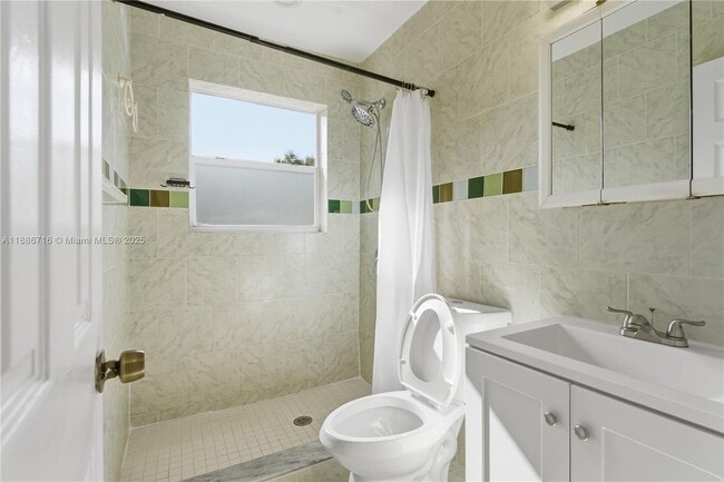 Building Photo - 1400 E Hawthorne Cir