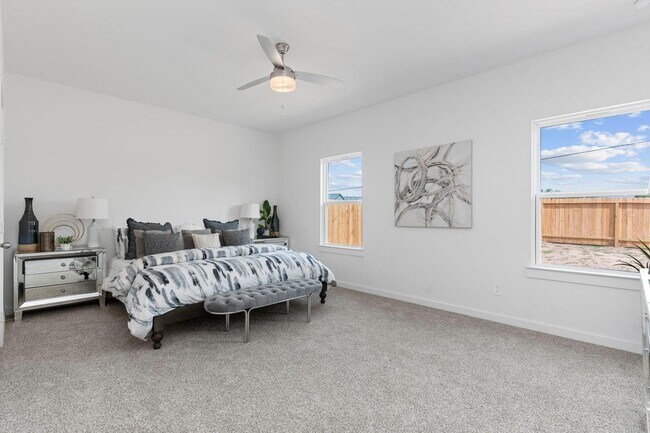 Building Photo - 7811 Bel Fiore Dr