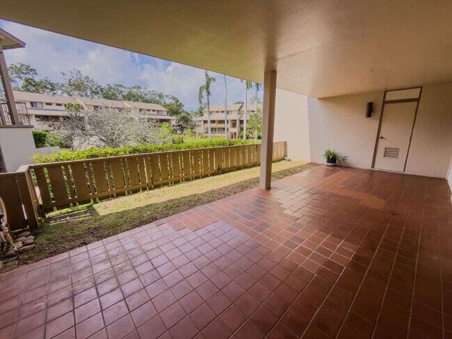 Building Photo - Kueahelani Apartments – 2BD/2BA Townhome w/ Lanai, 2 Covered Parking, Storage