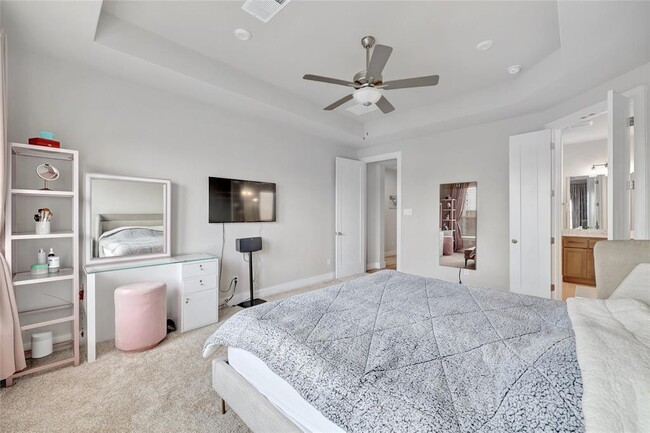 Building Photo - 317 Rock Knl St