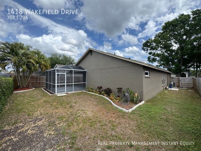 Building Photo - 1418 Wakefield Dr