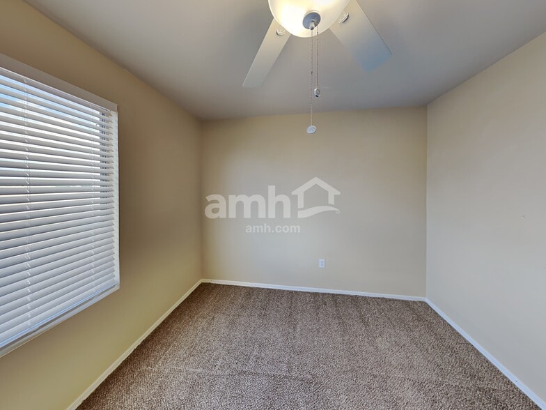 Building Photo - 12951 N Fox Hollow Dr