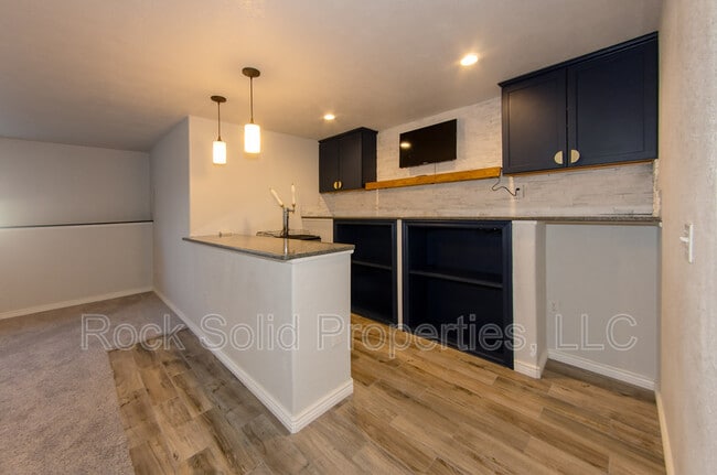 Building Photo - 3618 Woodhaven Dr