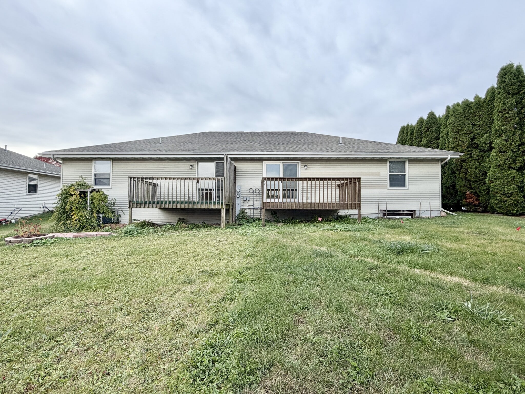Building Photo - 1124-1126 Brown Dr