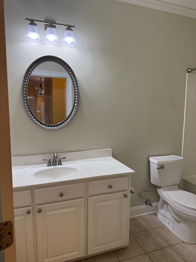 Building Photo - Lexington