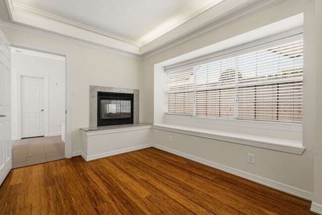 Building Photo - 14207 Woodville Gardens Dr
