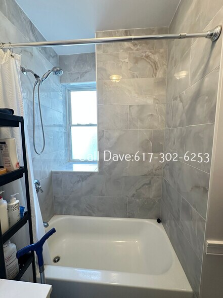 Building Photo - 7 Carol Ave