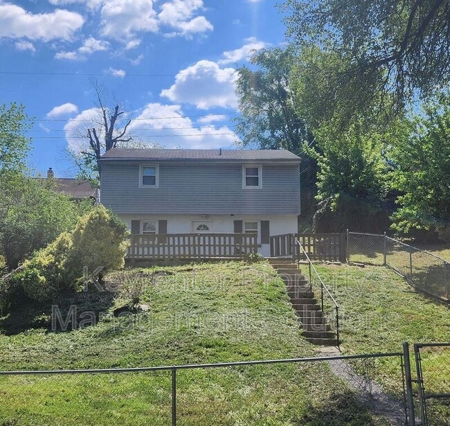 Building Photo - 813 Highland Ave