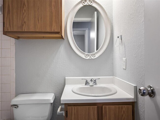 Building Photo - 1411 Hollow Tree Blvd